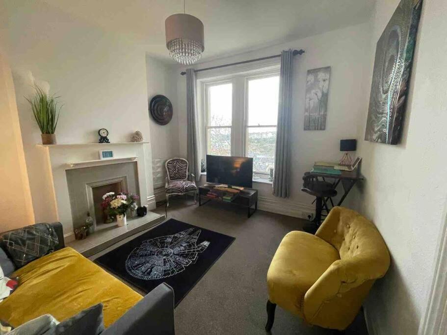 One/Two Bedroom Apartment Close To Sea & Centre هاستَنغ المظهر الخارجي الصورة