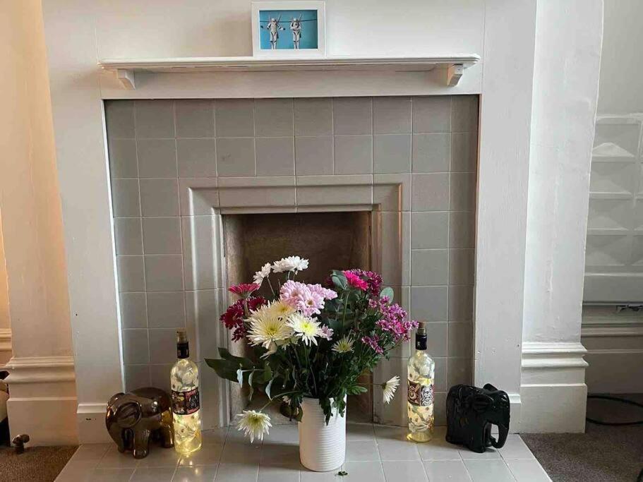 One/Two Bedroom Apartment Close To Sea & Centre هاستَنغ المظهر الخارجي الصورة